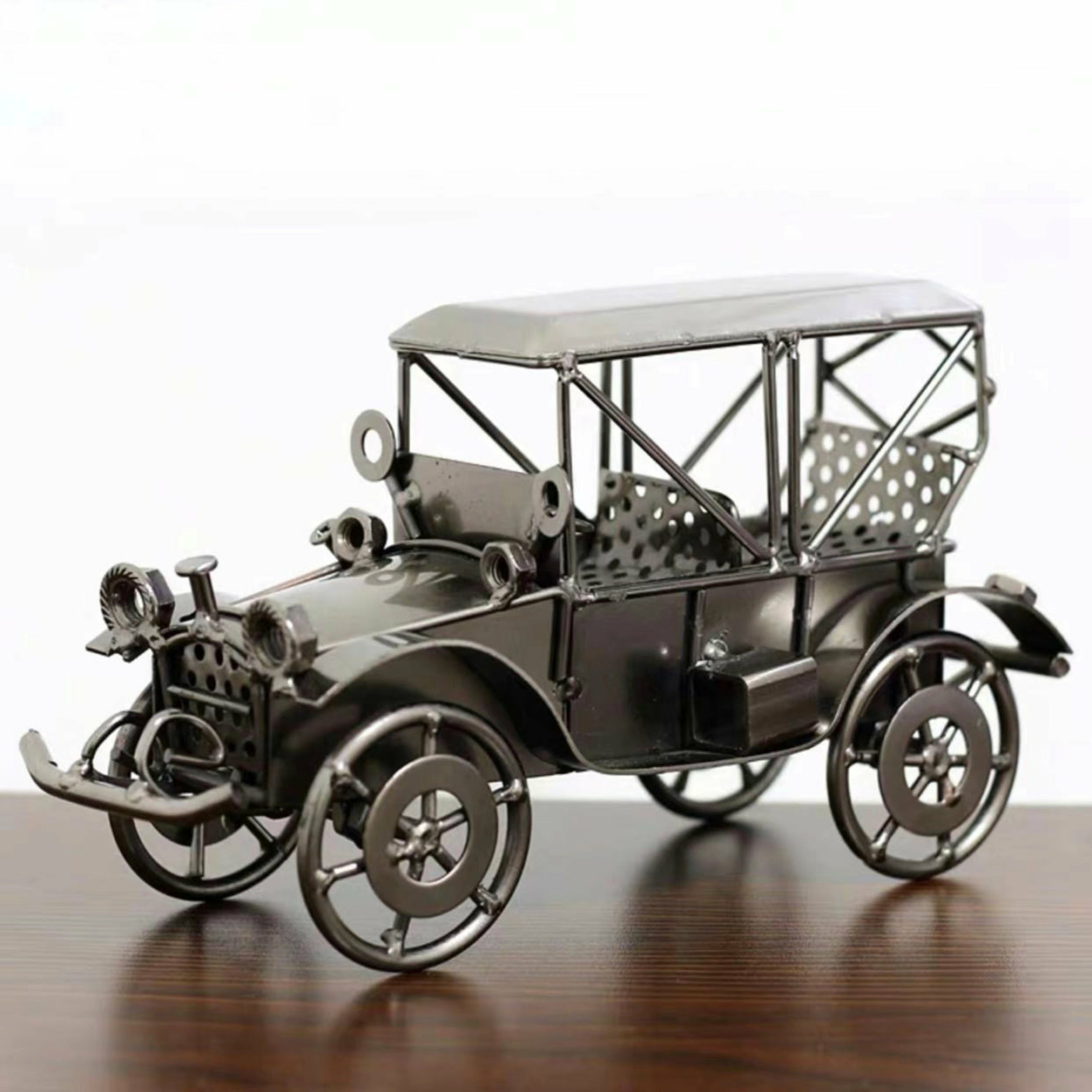 Metal Retro Classic Car 21x7.5x10cm - Dollars and Sense
